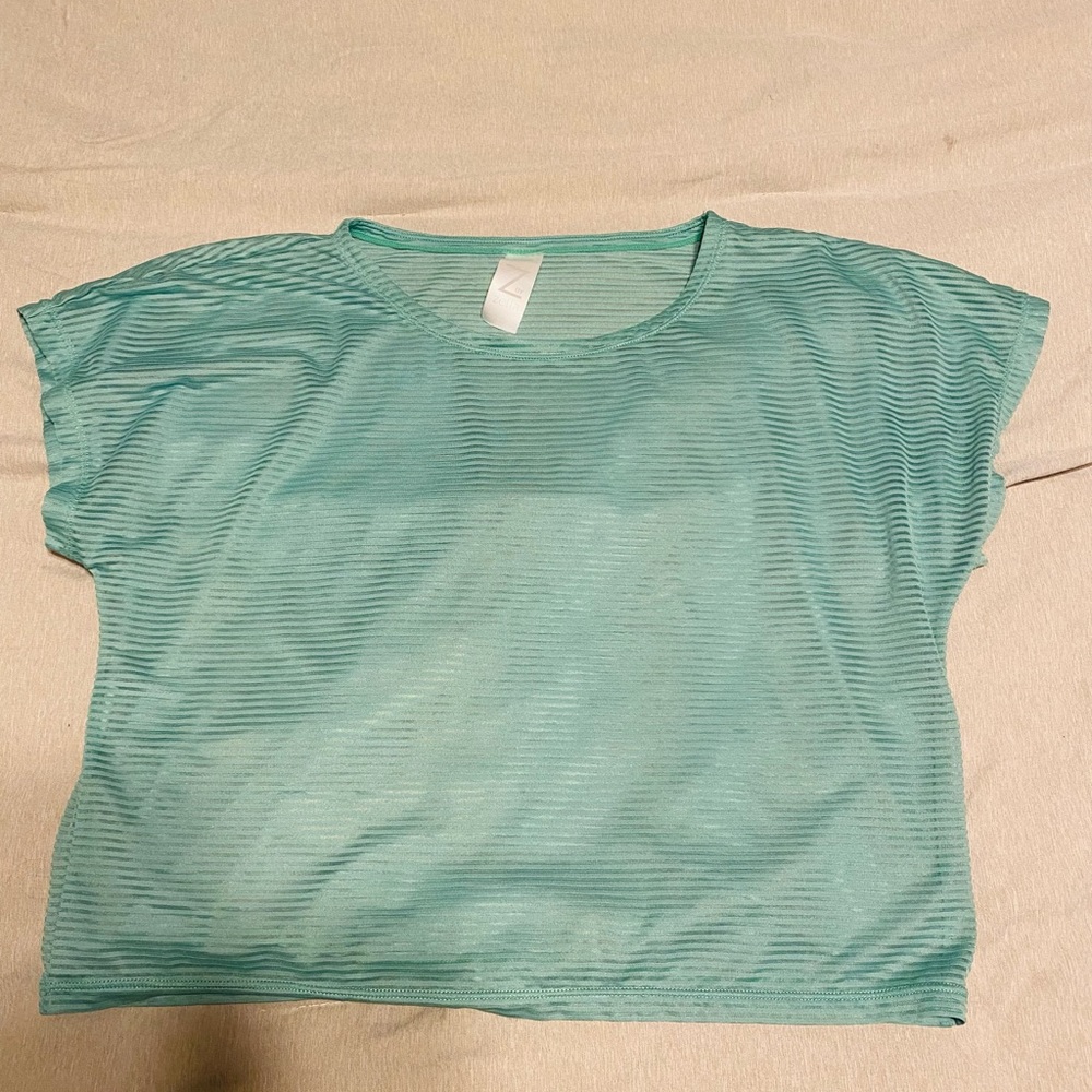 ZELLA// workout top// XL